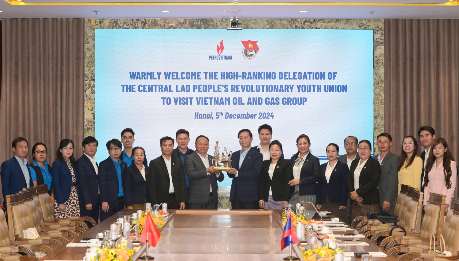 Phó Bí thư Thường trực Đảng ủy Trần Quang Dũng tiếp Đoàn đại biểu Trung ương Đoàn Thanh niên Nhân dân Cách mạng Lào Petrovietnam đón Đoàn đại biểu Trung ương Đoàn Thanh niên Nhân dân Cách mạng Lào đến thăm và làm việc