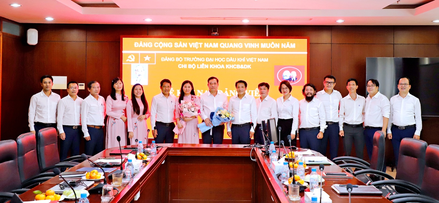 Đảng bộ PVU: Phát triển Đảng viên năm 2024 và xây dựng tổ chức Đảng vững mạnh Đảng bộ PVU: Đẩy mạnh công tác phát triển đảng viên và xây dựng tổ chức Đảng vững mạnh