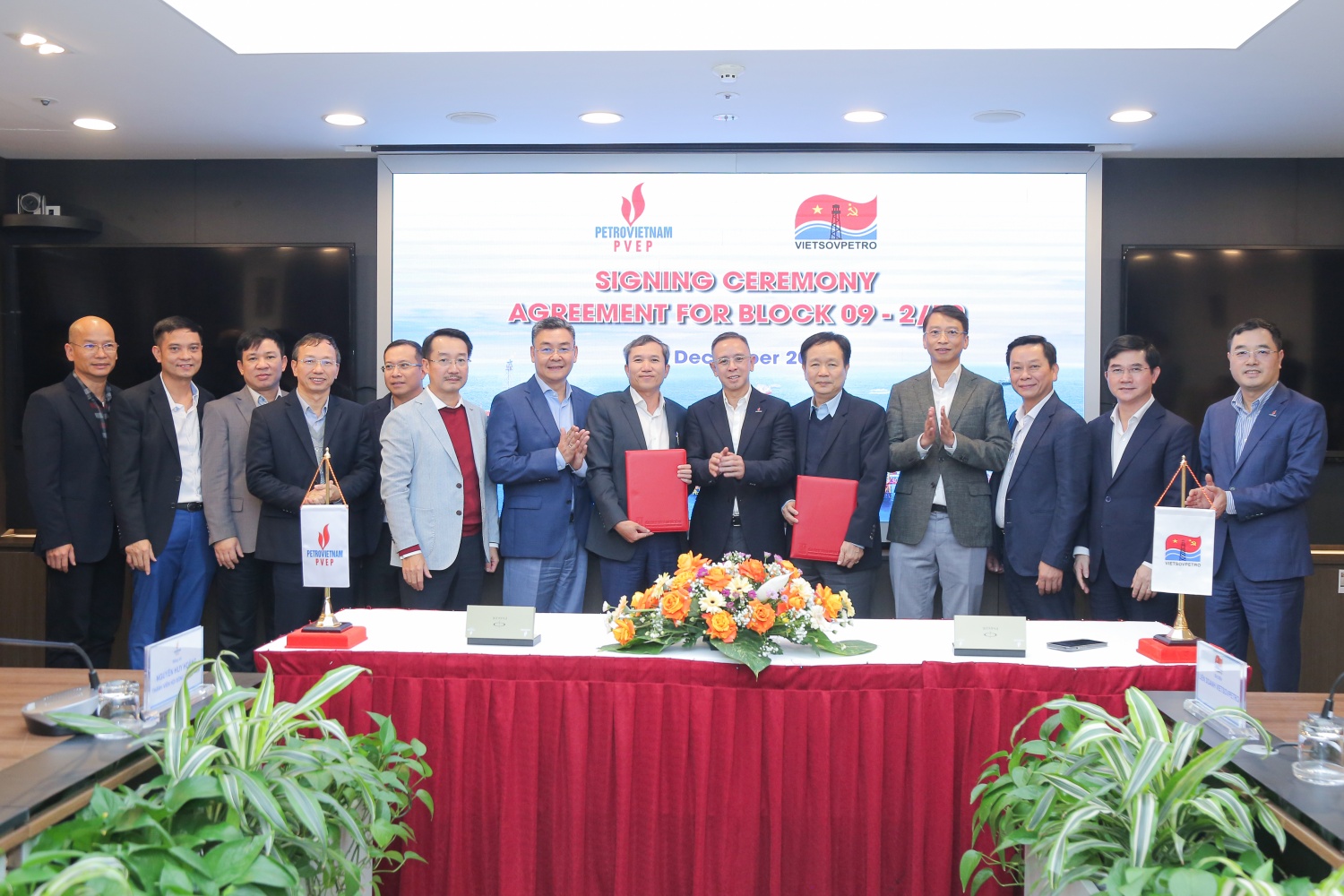 PVEP và Vietsovpetro ký kết thỏa thuận FOA Lô 09-2/10 PVEP và Vietsovpetro ký kết thỏa thuận FOA Lô 09-2/10