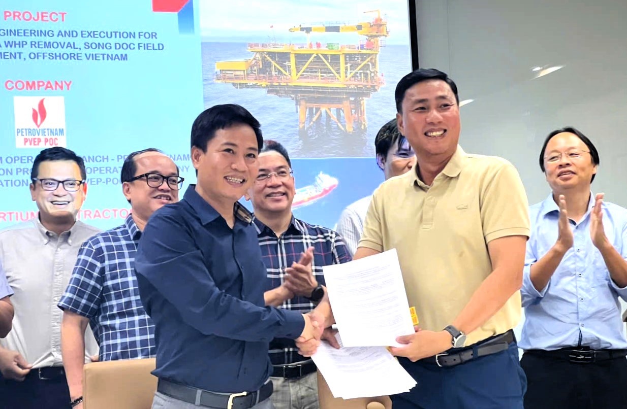 Ký kết biên bản bàn giao giàn Sông Đốc cho Liên danh PVD-POS để chính thức thực hiện các hạng mục công việc theo kế hoạch đề ra Liên danh PVD – POS và PVEP-POC thực hiện Lễ Kick-off dự án hủy mỏ Sông Đốc