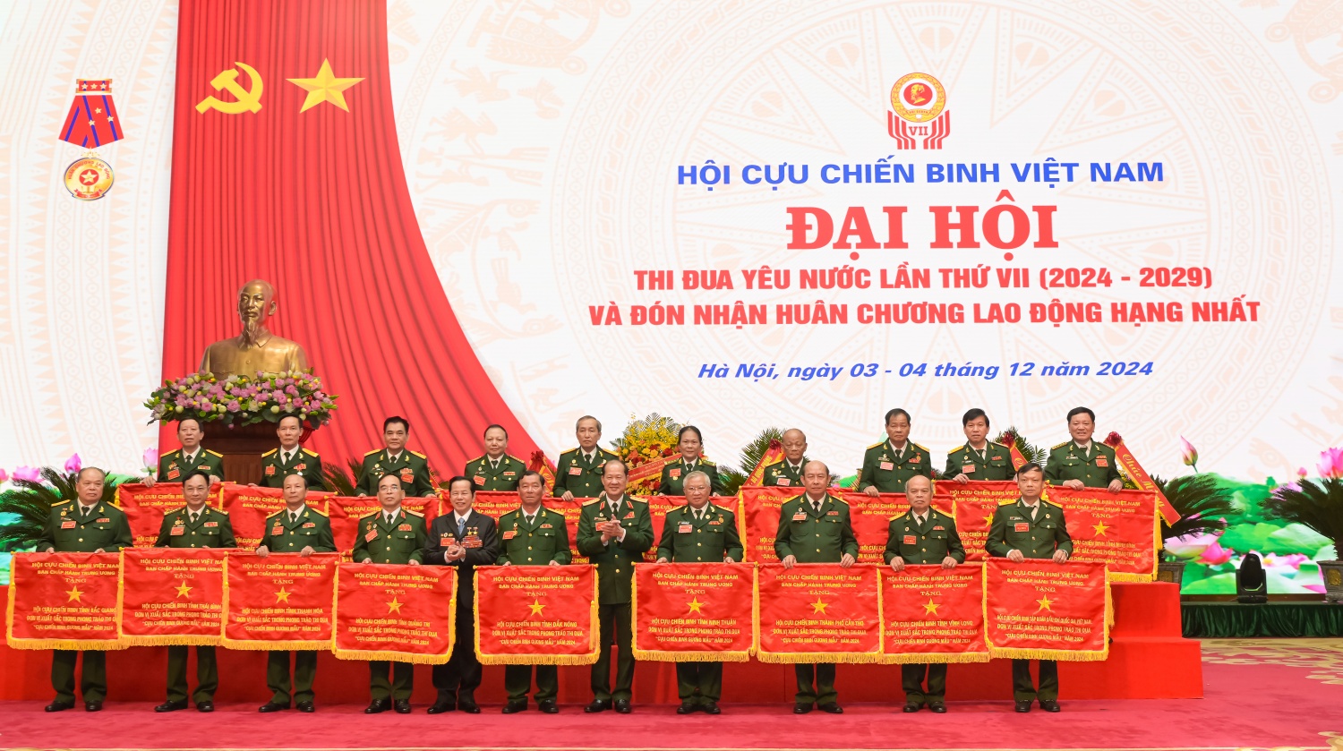 Đồng chí Lê Quang Toán vinh dự là đại diện cho Hội CCB Tập đoàn Dầu khí Quốc gia Việt Nam nhận Cờ thi đua vinh danh tập thể xuất sắc trong phong trào “Cựu chiến binh gương mẫu” năm 2024. Đồng chí Lê Quang Toán vinh dự là đại diện cho Hội CCB Tập đoàn Dầu khí Quốc gia Việt Nam nhận Cờ thi đua vinh danh tập thể xuất sắc trong phong trào “Cựu chiến binh gương mẫu” năm 2024.