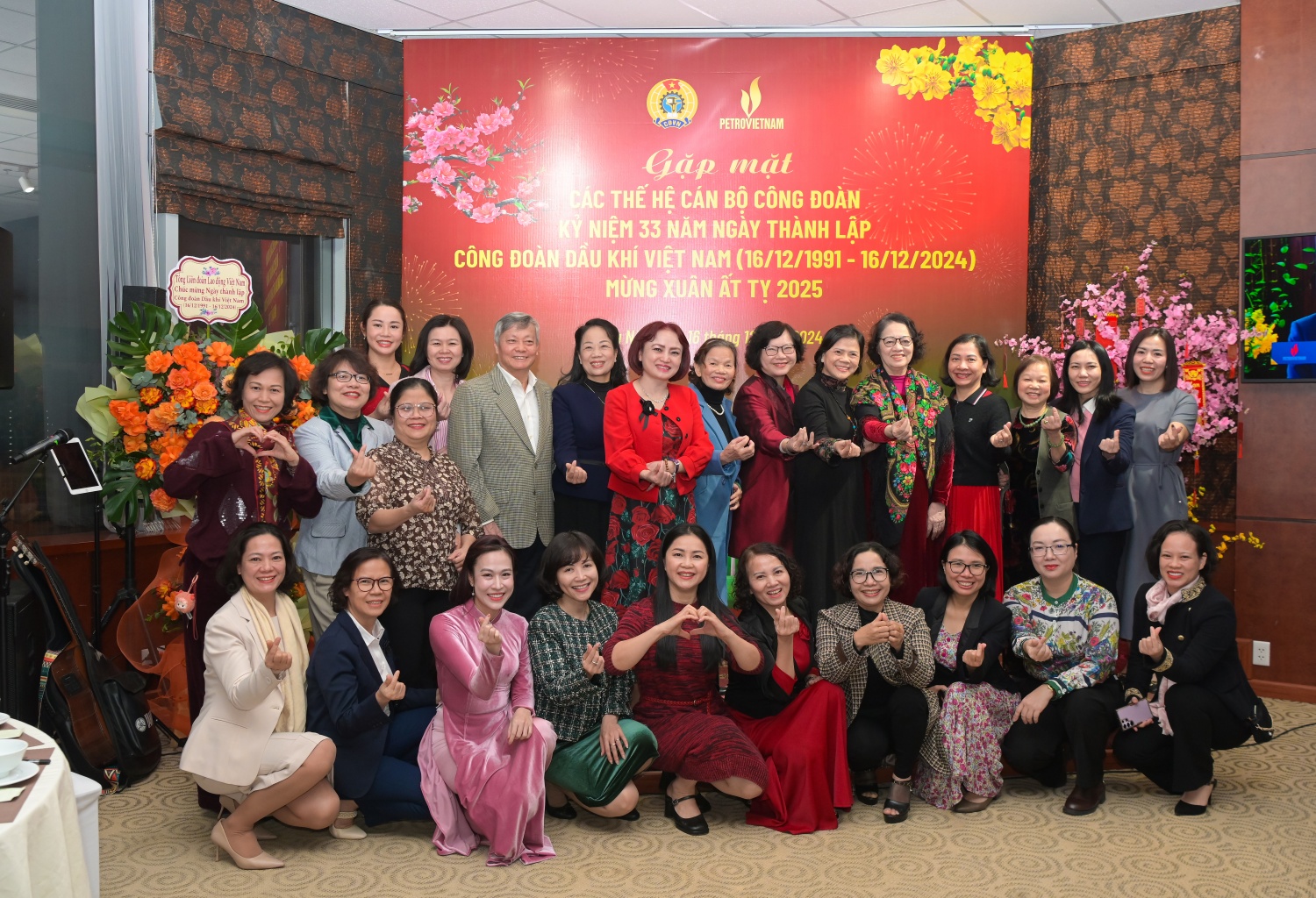 CĐ DKVN tri ân, gặp mặt các thế hệ cán bộ Công đoàn khu vực phía Bắc CĐ DKVN tri ân, gặp mặt các thế hệ cán bộ Công đoàn khu vực phía Bắc