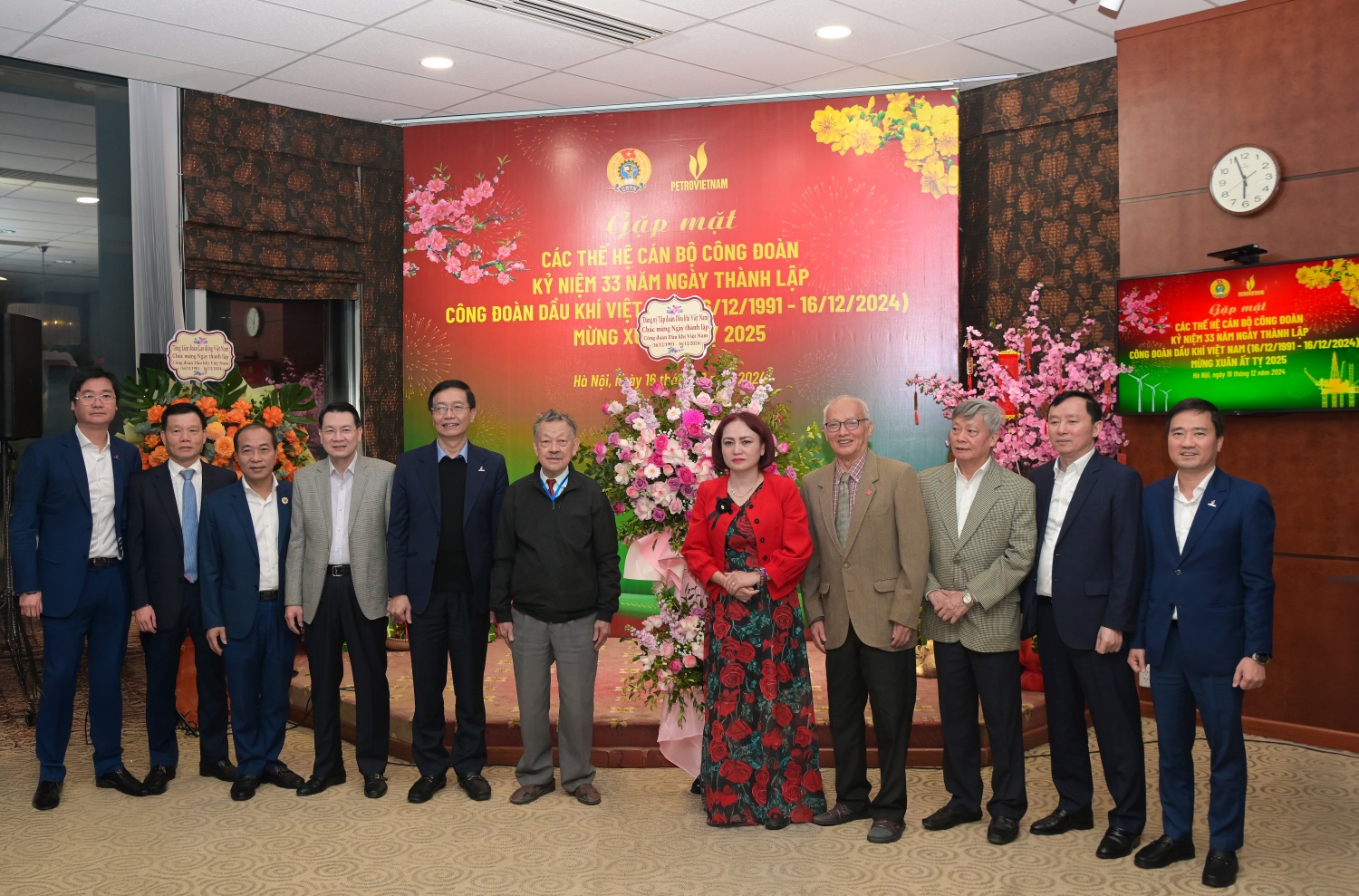 CĐ DKVN tri ân, gặp mặt các thế hệ cán bộ Công đoàn khu vực phía Bắc CĐ DKVN tri ân, gặp mặt các thế hệ cán bộ Công đoàn khu vực phía Bắc