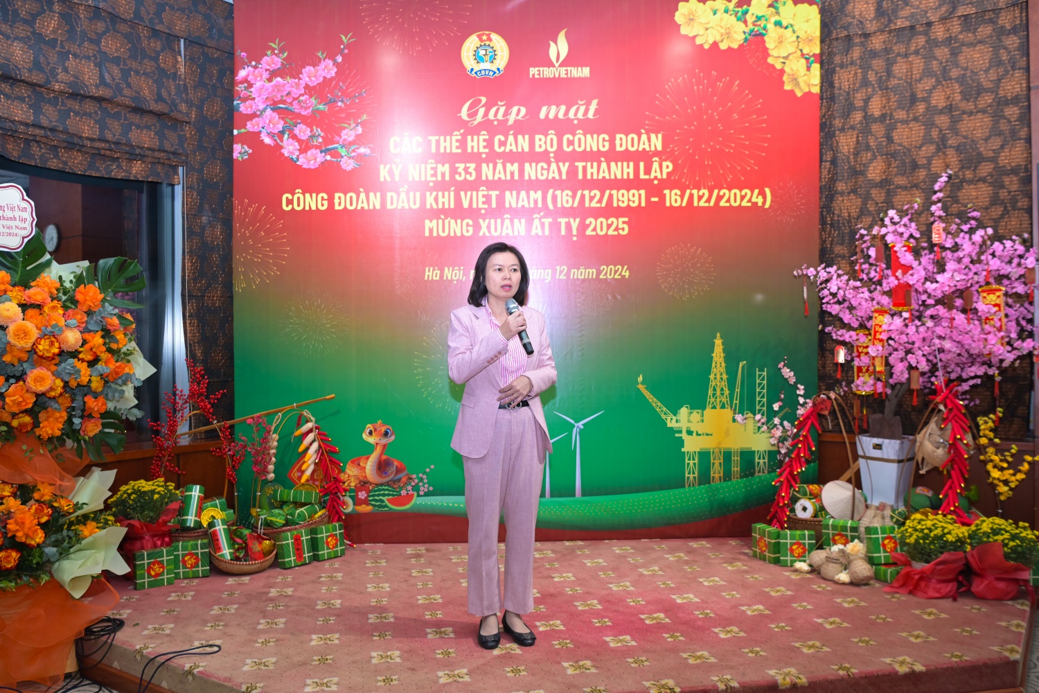 CĐ DKVN gặp mặt, tri ân các thế hệ cán bộ Công đoàn khu vực phía Bắc CĐ DKVN gặp mặt, tri ân các thế hệ cán bộ Công đoàn khu vực phía Bắc