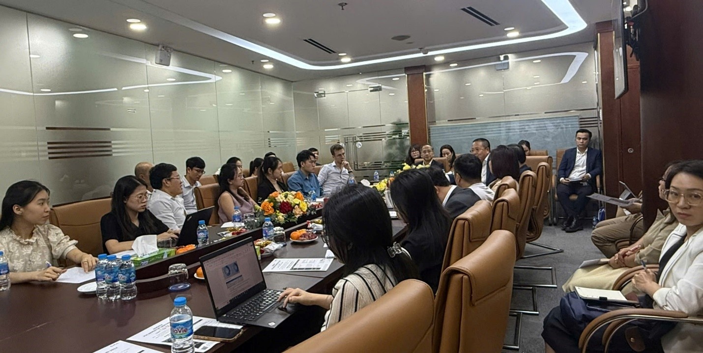 Ông Dương Thanh Danh Francois- PCT Thường trực HĐQT chủ trì điểm cầu tại TP Hồ chí Minh Ông Dương Thanh Danh Francois- PCT Thường trực HĐQT chủ trì điểm cầu tại TP Hồ chí Minh