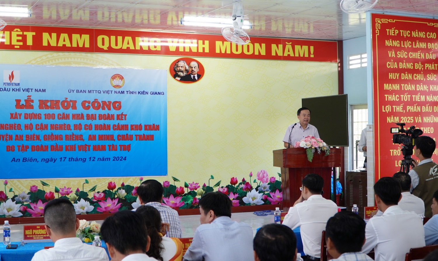 Khởi công 120 căn nhà Đại đoàn kết vùng Tây Nam Bộ: Ấm áp nghĩa tình dầu khí Khởi công 120 căn nhà Đại đoàn kết vùng Tây Nam Bộ: Ấm áp nghĩa tình dầu khí