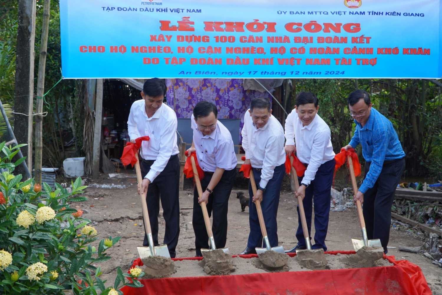 Khởi công 120 căn nhà Đại đoàn kết vùng Tây Nam Bộ: Ấm áp nghĩa tình Dầu khí Khởi công 120 căn nhà Đại đoàn kết vùng Tây Nam Bộ: Ấm áp nghĩa tình dầu khí