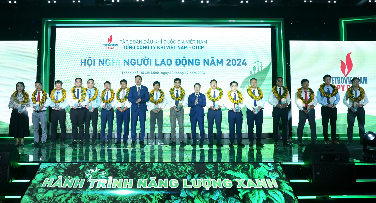 Lãnh đạo PV GAS tuyên dương người lao động tiêu biểu năm 2024 Lãnh đạo PV GAS tuyên dương người lao động tiêu biểu năm 2024