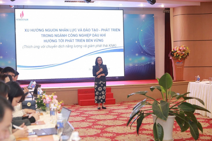 Vietsovpetro tổ chức thành công hội thảo về định hướng chuyển dịch cơ cấu nguồn nhân lực Vietsovpetro tổ chức thành công hội thảo về định hướng chuyển dịch cơ cấu nguồn nhân lực