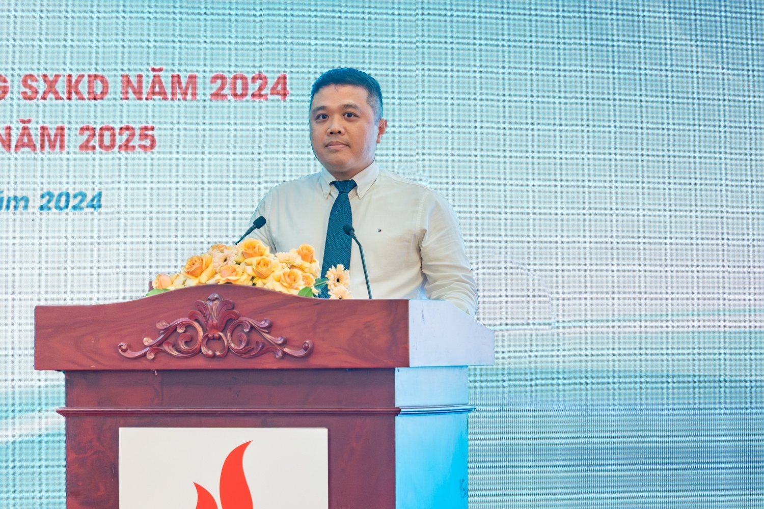 Đ/c Nguyễn Đăng Trình - Phó Bí thư Đảng ủy, Tổng Giám đốc Tổng công ty khai mạc Hội nghị Đ/c Nguyễn Đăng Trình - Phó Bí thư Đảng ủy, Tổng Giám đốc Tổng công ty khai mạc Hội nghị