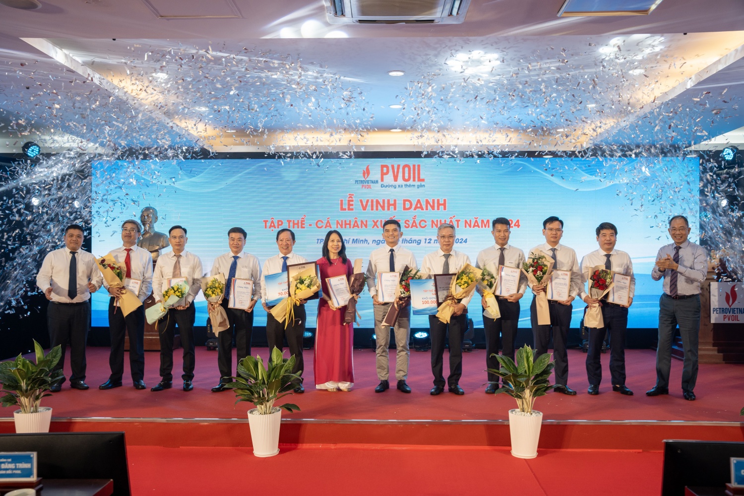 Vinh danh các tập thể, cá nhân xuất sắc nhất năm 2024 Vinh danh các tập thể, cá nhân xuất sắc nhất năm 2024
