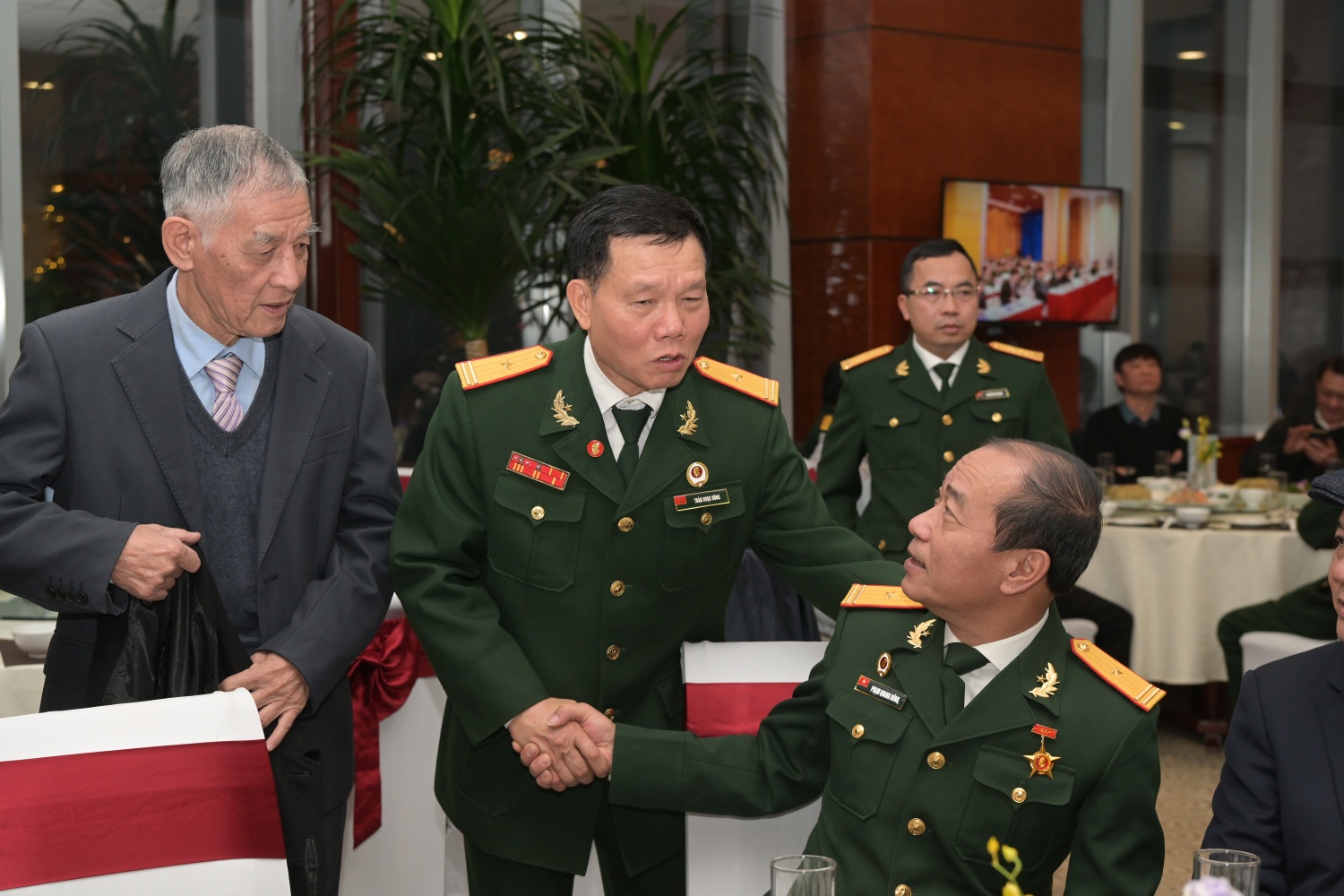 Hội CCB Tập đoàn Dầu khí Việt Nam gặp mặt, giao lưu các thế hệ cựu chiến binh Hội CCB Tập đoàn Dầu khí Việt Nam gặp mặt, giao lưu các thế hệ cựu chiến binh