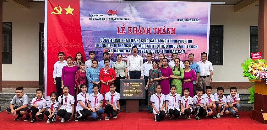 Vietsovpetro: Những đóng góp vững mạnh vì cộng đồng - Văn hóa Doanh nghiệp hướng tới tương lai bền vững Vietsovpetro: Những đóng góp vững mạnh vì cộng đồng Văn hóa Doanh nghiệp hướng tới tương lai bền vững