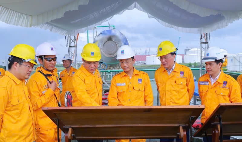 Phát huy bản lĩnh, mã gen “Bộ đội Cụ Hồ” trong việc xây dựng, phát triển Petrovietnam – Tập đoàn Công nghiệp Năng lượng Quốc gia Phát huy bản lĩnh, mã gen “Bộ đội Cụ Hồ” trong việc xây dựng, phát triển Petrovietnam – Tập đoàn Công nghiệp Năng lượng Quốc gia