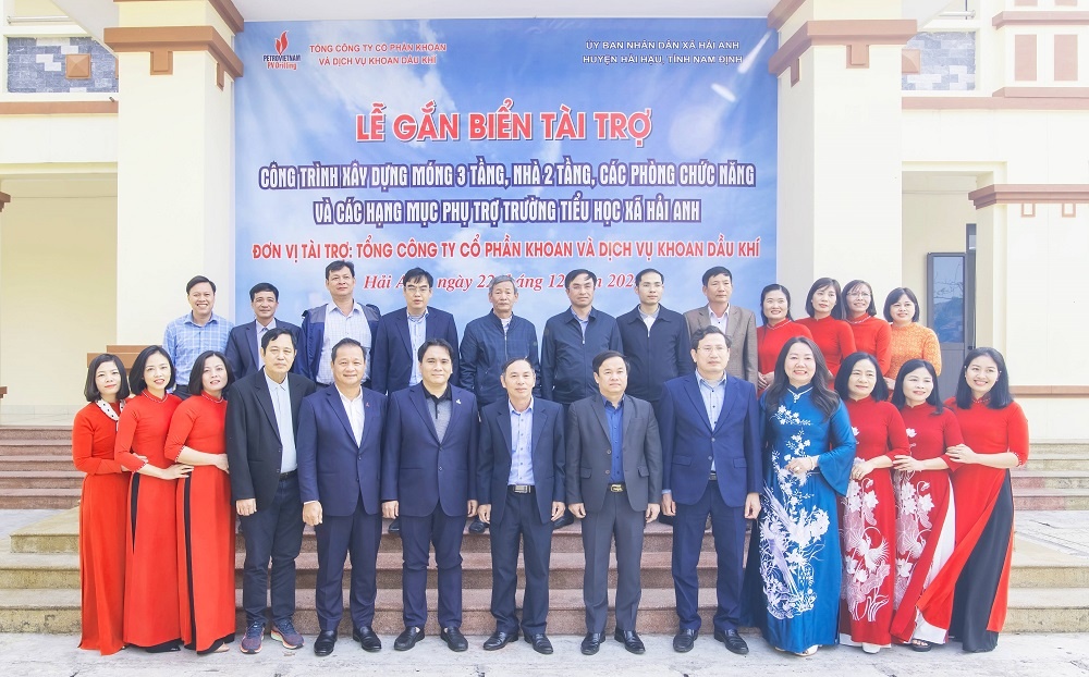 PV Drilling gắn biển tài trợ công trình Trường Tiểu học Hải Anh, Hải Hậu, Nam Định PV Drilling gắn biển tài trợ công trình Trường Tiểu học Hải Anh, Hải Hậu, Nam Định