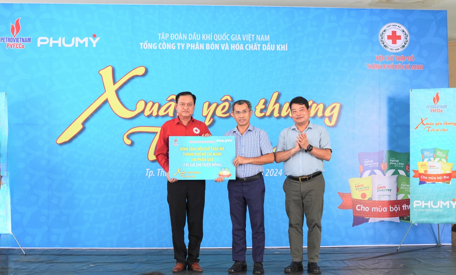 PVFCCo khởi động chương trình “Xuân yêu thương - Tết sẻ chia” PVFCCo khởi động chương trình “Xuân yêu thương - Tết sẻ chia”