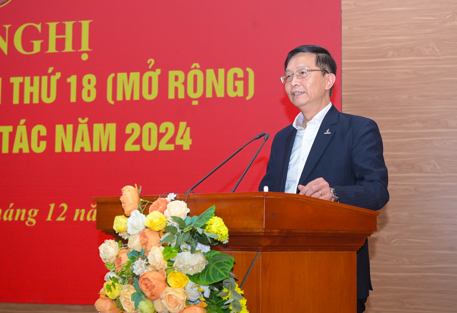 Đồng chí Trần Quang Dũng, Phó Bí thư Thường trực Đảng ủy Tập đoàn phát biểu tham luận tại Hội nghị Đồng chí Trần Quang Dũng, Phó Bí thư Thường trực Đảng ủy Tập đoàn phát biểu tham luận tại Hội nghị