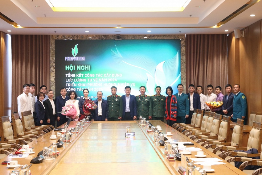Các đại biểu chụp ảnh lưu niệm tại hội nghị Các đại biểu chụp ảnh lưu niệm tại hội nghị