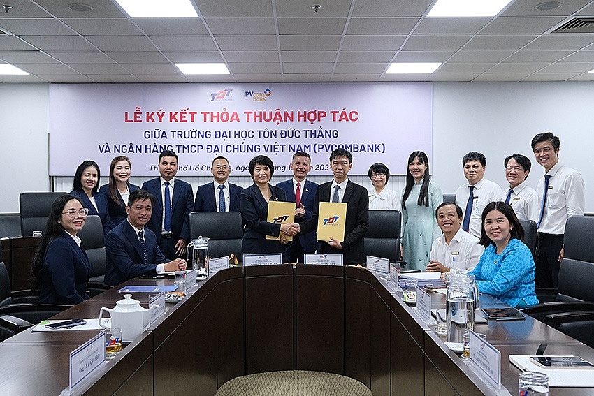 PVcomBank ký kết thỏa thuận hợp tác toàn diện với Trường Đại học Mở Hà Nội và Trường Đại học Tôn Đức Thắng PVcomBank ký kết thỏa thuận hợp tác toàn diện với Trường Đại học Mở Hà Nội và Trường Đại học Tôn Đức Thắng