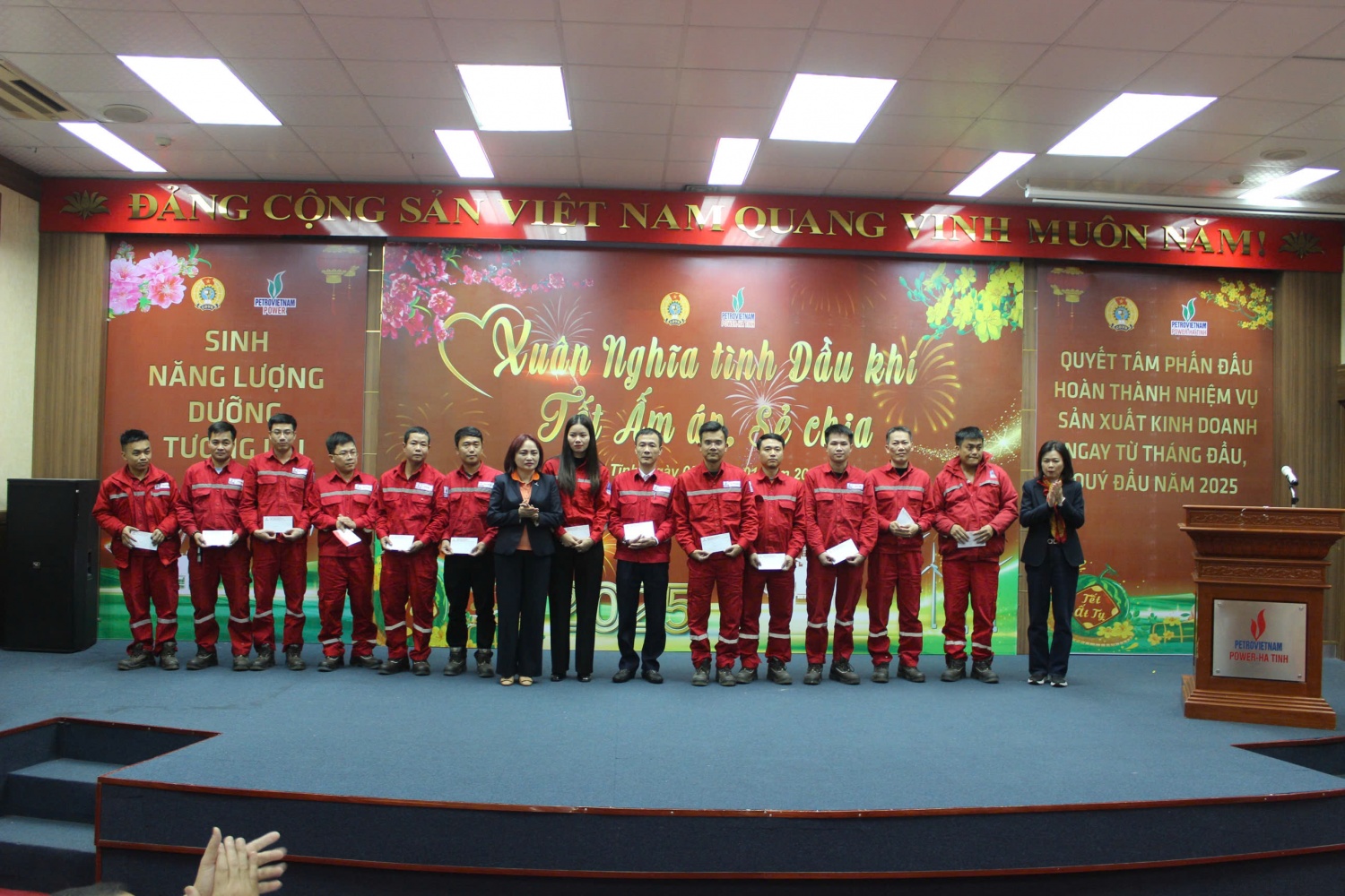 “Xuân nghĩa tình Dầu khí - Tết ấm áp, sẻ chia” tại Nhà máy Nhiệt điện Vũng Áng 1 “Xuân nghĩa tình Dầu khí - Tết ấm áp, sẻ chia” tại Nhà máy Nhiệt điện Vũng Áng 1