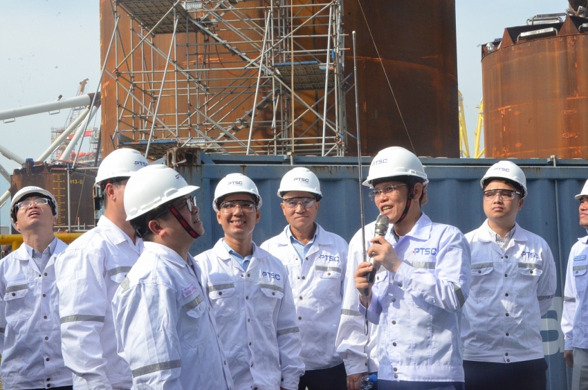 Chùm ảnh: Thứ trưởng Bộ Công Thương Trương Thanh Hoài tham quan Trung tâm công nghiệp năng lượng và hậu cần kỹ thuật PTSC/Petrovietnam Thứ trưởng Bộ Công Thương Trương Thanh Hoài thăm khu chế tạo chân đế điện gió ngoài khơi PTSC