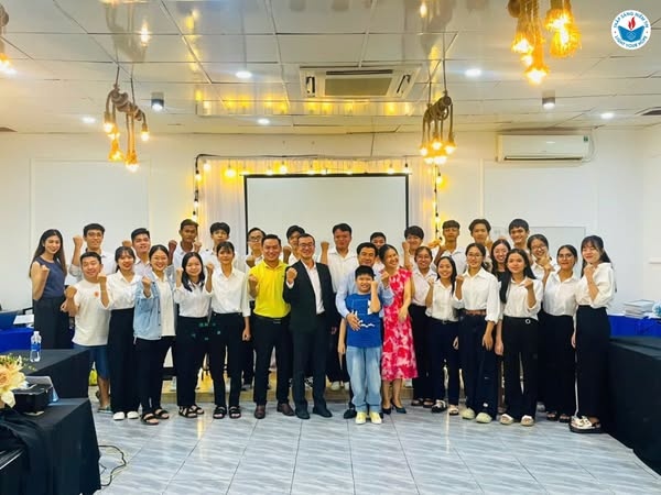 Quỹ Thắp Sáng Niềm Tin trao học bổng và tổng kết hoạt động năm 2024 tại các cộng đồng Quỹ Thắp Sáng Niềm Tin trao học bổng và tổng kết hoạt động năm 2024 tại các cộng đồng