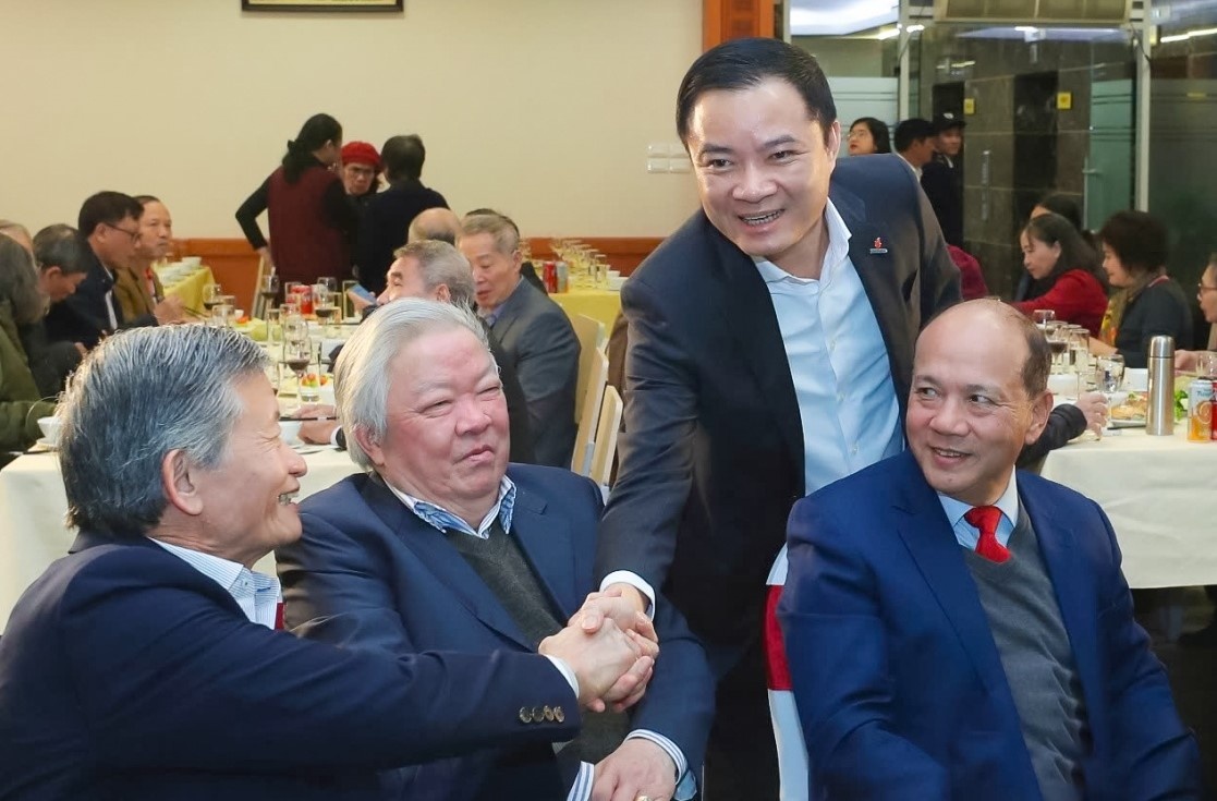 Petrovietnam gặp mặt, tri ân cán bộ hưu trí nhân dịp Xuân Ất Tỵ 2025 Petrovietnam gặp mặt, tri ân cán bộ hưu trí nhân dịp Xuân Ất Tỵ 2025