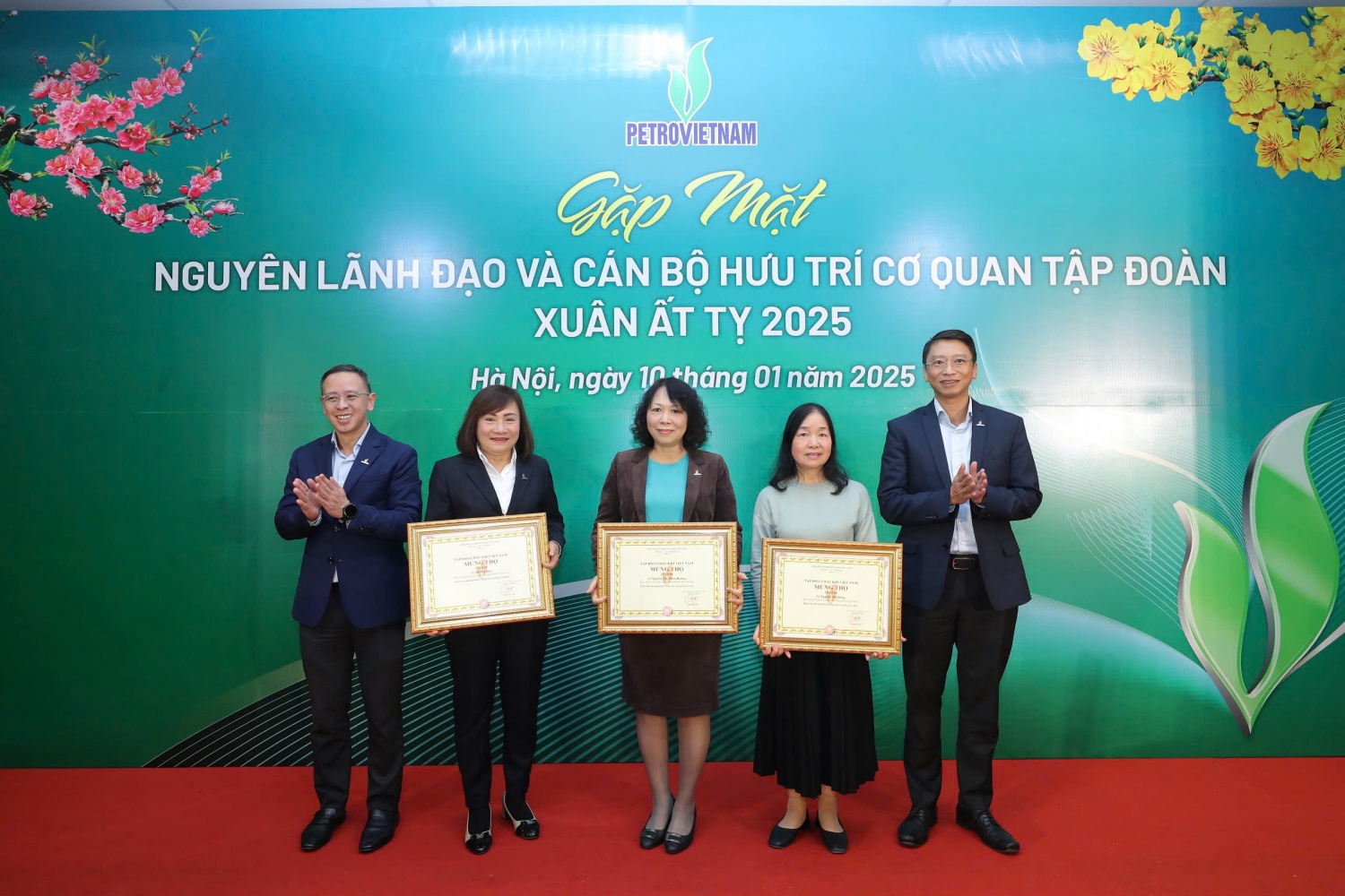 Petrovietnam gặp mặt, tri ân cán bộ hưu trí nhân dịp Xuân Ất Tỵ 2025 Petrovietnam gặp mặt, tri ân cán bộ hưu trí nhân dịp Xuân Ất Tỵ 2025