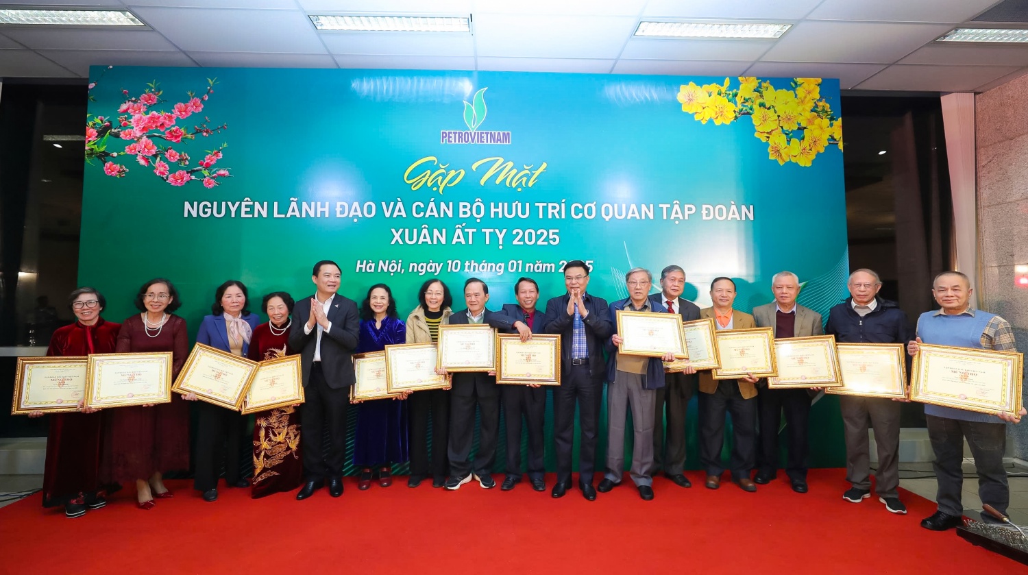 Petrovietnam gặp mặt, tri ân cán bộ hưu trí nhân dịp Xuân Ất Tỵ 2025 Petrovietnam gặp mặt, tri ân cán bộ hưu trí nhân dịp Xuân Ất Tỵ 2025