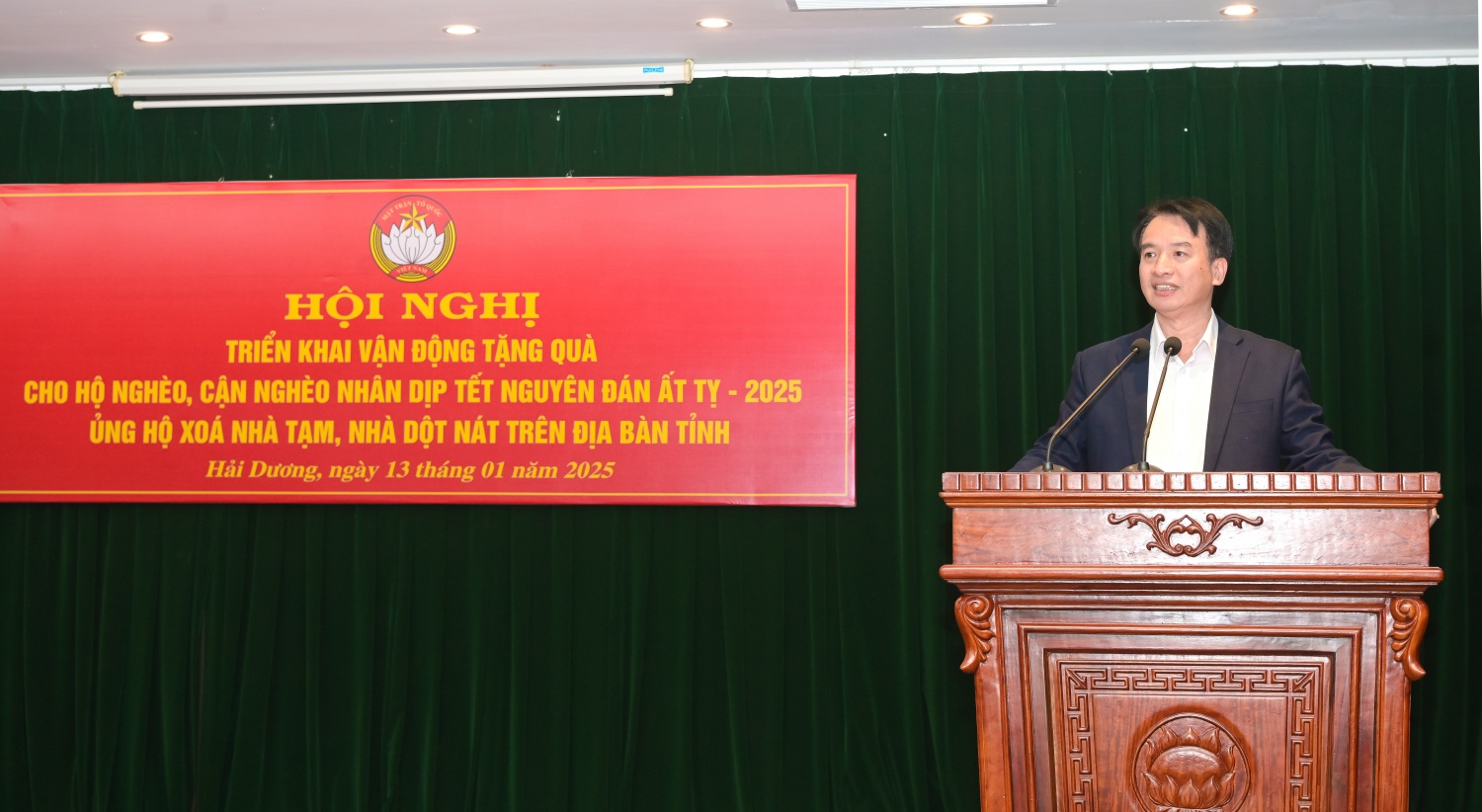 Petrovietnam trao 500 triệu đồng hỗ trợ chương trình “Tết vì người nghèo” tỉnh Hải Dương Petrovietnam trao 500 triệu đồng hỗ trợ chương trình “Tết vì người nghèo” tỉnh Hải Dương