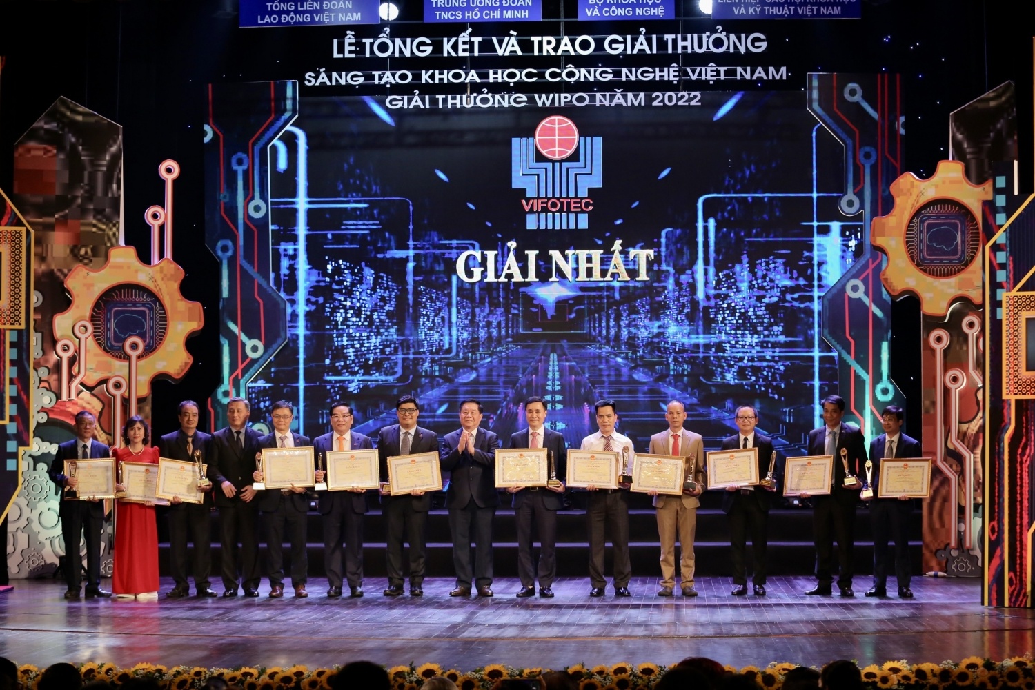 “Cách mạng” khoa học công nghệ: Xung lực mới để Petrovietnam thực hiện bước chuyển kỷ nguyên “Cách mạng” khoa học công nghệ: Xung lực mới để Petrovietnam thực hiện bước chuyển kỷ nguyên
