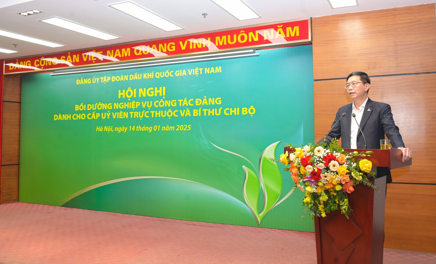 Petrovietnam bồi dưỡng nghiệp vụ công tác Đảng cho cấp ủy viên trực thuộc và Bí thư Chi bộ Petrovietnam bồi dưỡng nghiệp vụ công tác Đảng cho cấp ủy viên trực thuộc và Bí thư Chi bộ