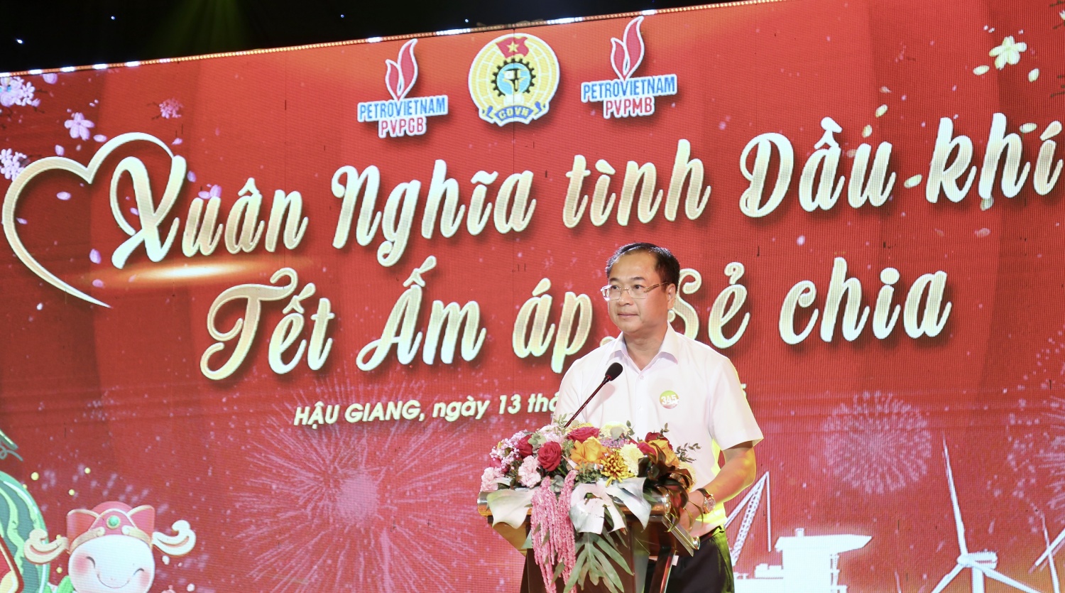 Ấm áp, sẻ chia “Xuân nghĩa tình Dầu khí” tại NMNĐ Sông Hậu 1 Ấm áp, sẻ chia “Xuân nghĩa tình Dầu khí” tại NMNĐ Sông Hậu 1