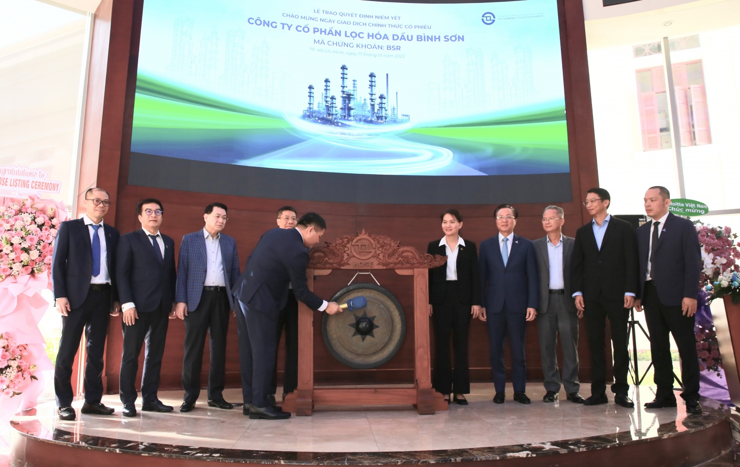 Đánh cồng khai trương Đánh cồng khai trương