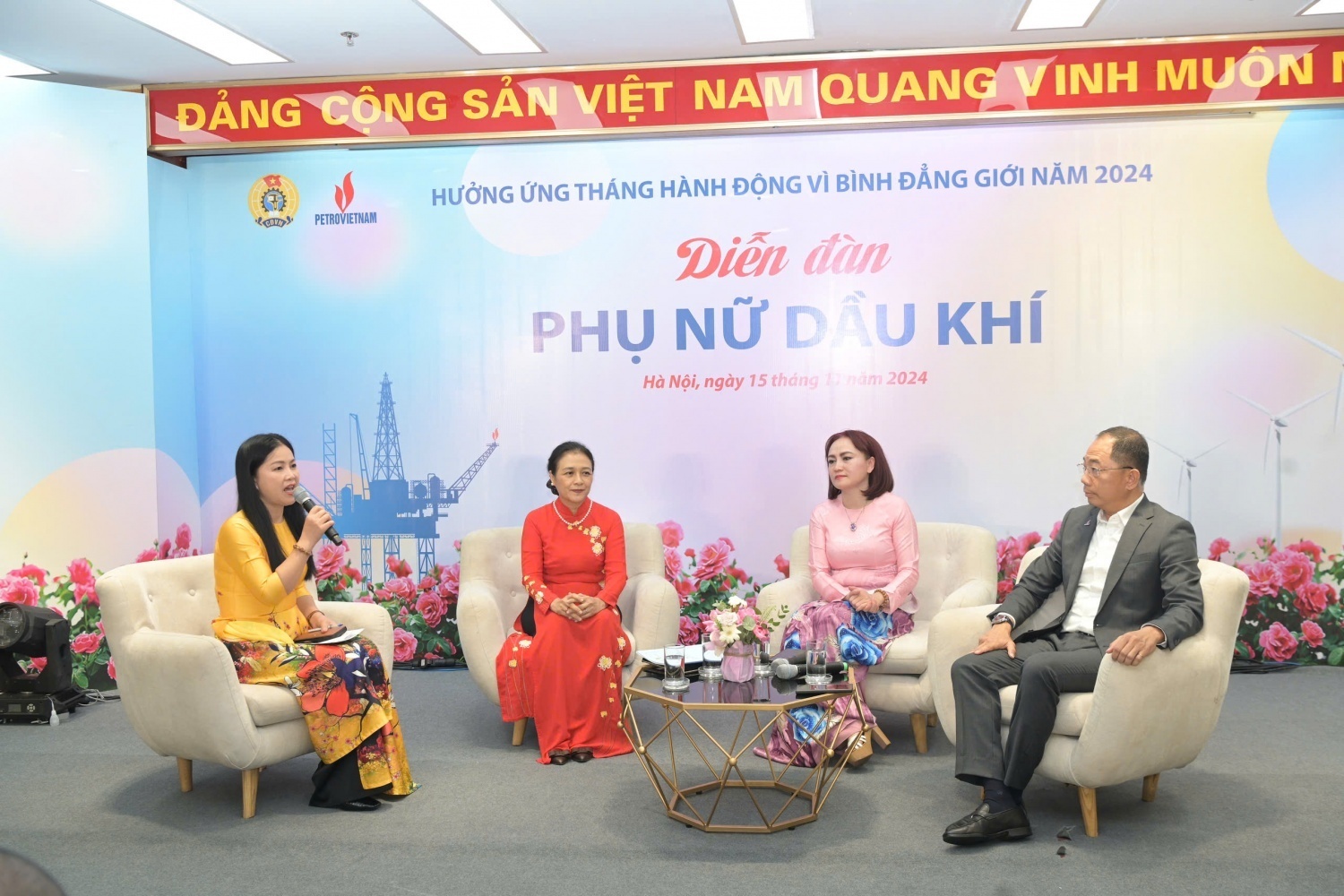 Xây dựng, phát triển đội ngũ cán bộ nữ bản lĩnh, vững mạnh trong giai đoạn mới Xây dựng, phát triển đội ngũ cán bộ nữ bản lĩnh, vững mạnh trong giai đoạn mới