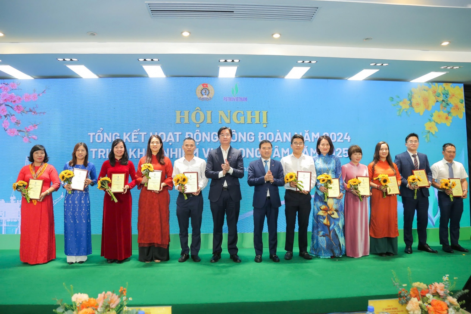CĐ DKVN đóng góp tích cực vào thành tựu chung của Petrovietnam CĐ DKVN đóng góp tích cực vào thành tựu chung của Petrovietnam
