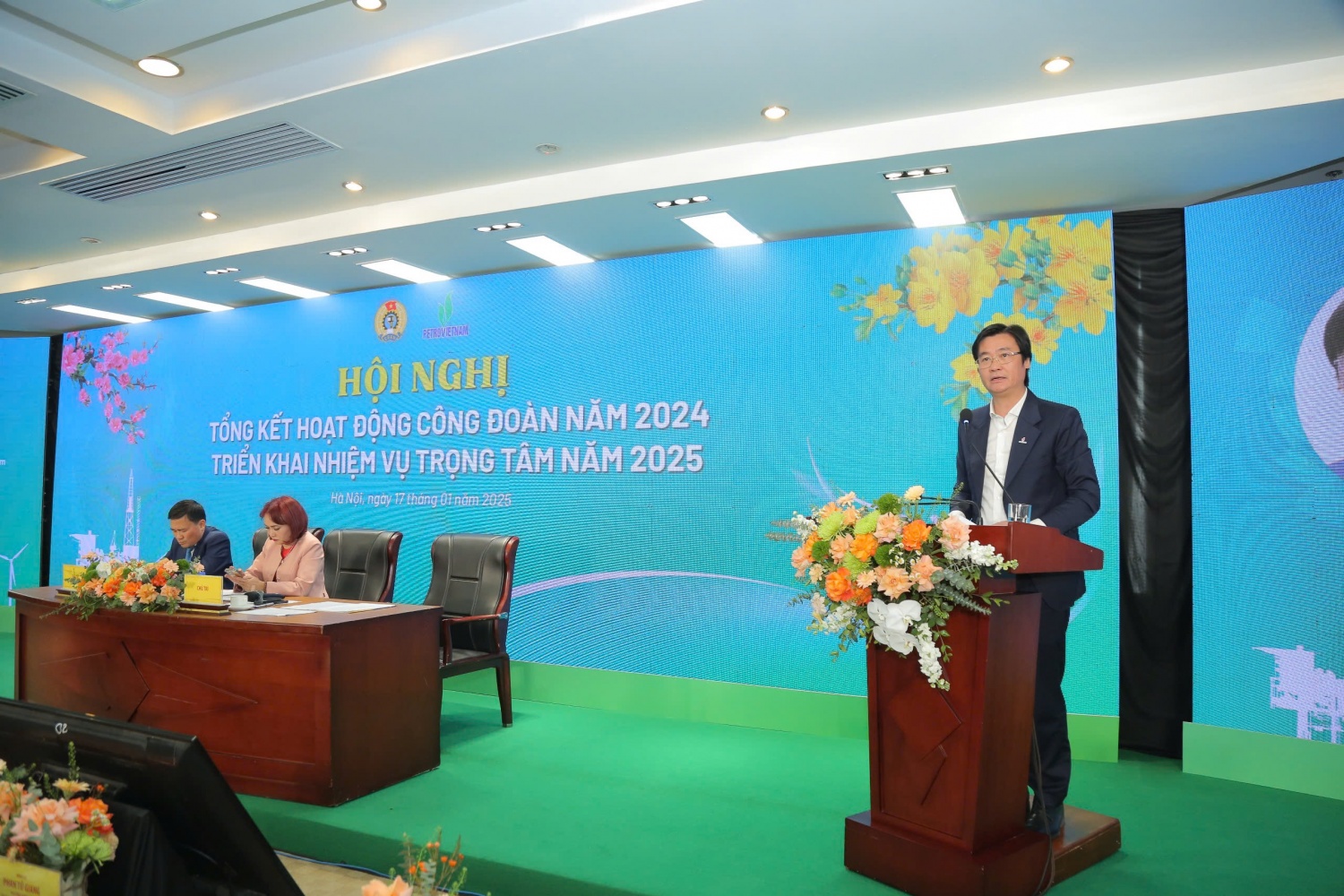 CĐ DKVN đã đóng góp tích cực vào thành tựu chung của Petrovietnam CĐ DKVN đã đóng góp tích cực vào thành tựu chung của Petrovietnam