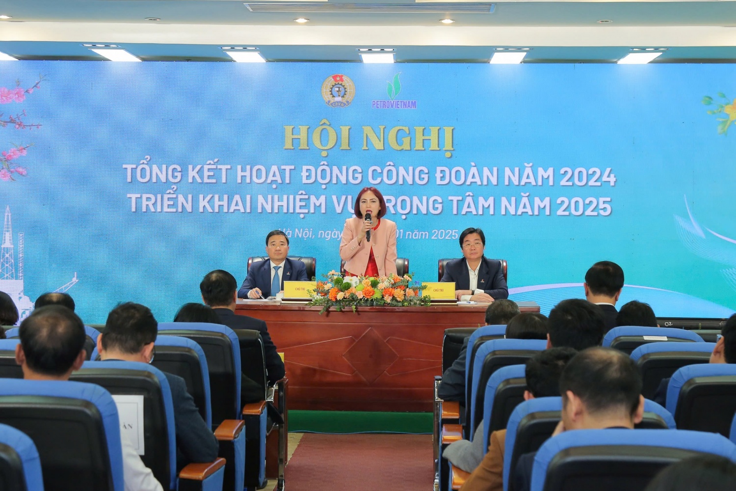 CĐ DKVN đã đóng góp tích cực vào thành tựu chung của Petrovietnam CĐ DKVN đã đóng góp tích cực vào thành tựu chung của Petrovietnam