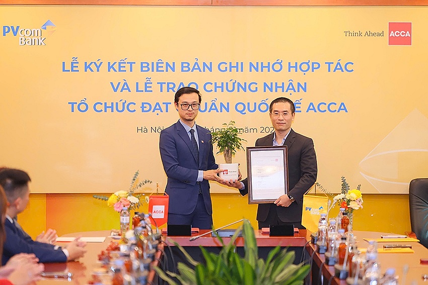 PVcomBank được trao chứng nhận Tổ chức Đạt chuẩn Quốc tế ACCA PVcomBank được trao chứng nhận Tổ chức Đạt chuẩn Quốc tế ACCA