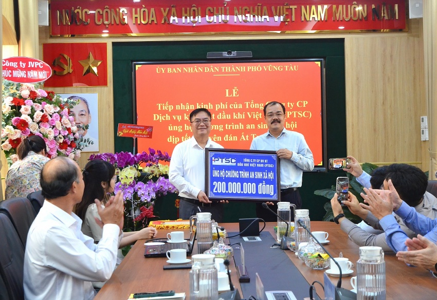 PTSC tặng 200 triệu đồng cho chương trình an sinh xã hội dịp Tết Nguyên đán Ất Tỵ 2025 PTSC trao tặng 200 triệu đồng cho chương trình an sinh xã hội dịp Tết Nguyên đán Ất Tỵ 2025