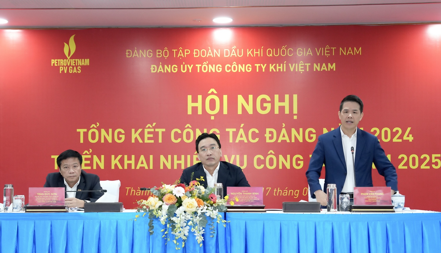 Đồng chí Phạm Văn Phong - Phó Bí thư Đảng ủy, Thành viên HĐQT, Tổng Giám đốc PV GAS Phát biểu tại Hội nghị Đồng chí Phạm Văn Phong - Phó Bí thư Đảng ủy, Thành viên HĐQT, Tổng Giám đốc PV GAS Phát biểu tại Hội nghị