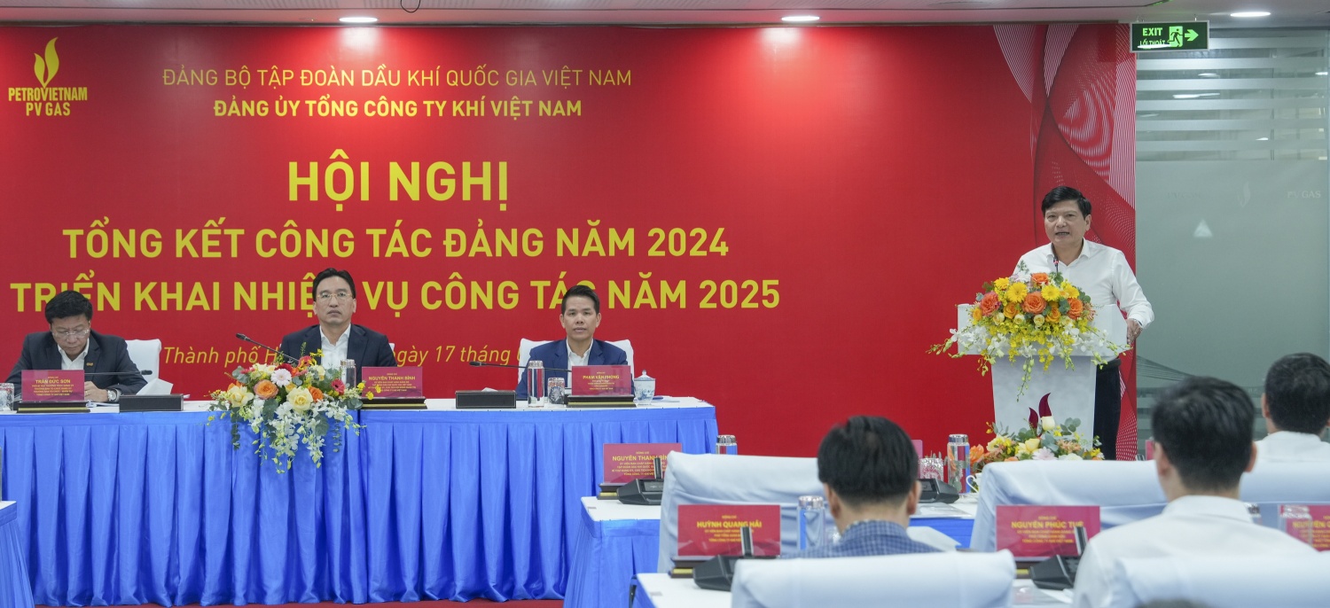 Đồng chí Lê Anh Chiến - Phó trưởng Ban phụ trách ban Tuyên giáo Đảng ủy Petrovietnam nhiệt liệt biểu dương Đảng bộ PV GAS Đồng chí Lê Anh Chiến - Phó trưởng Ban phụ trách ban Tuyên giáo Đảng ủy Petrovietnam nhiệt liệt biểu dương Đảng bộ PV GAS