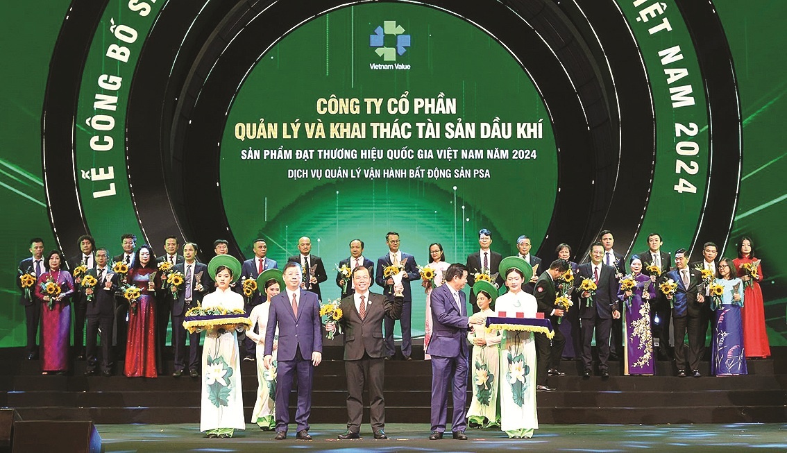 PETROSETCO: Thành công từ “Chuyên tay - Chuyên tâm” PETROSETCO: Thành công từ “Chuyên tay - Chuyên tâm”