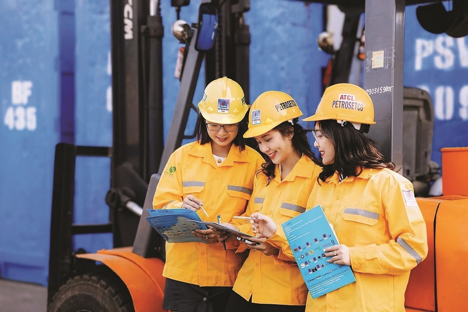 PETROSETCO: Thành công từ “Chuyên tay - Chuyên tâm” PETROSETCO: Thành công từ “Chuyên tay - Chuyên tâm”