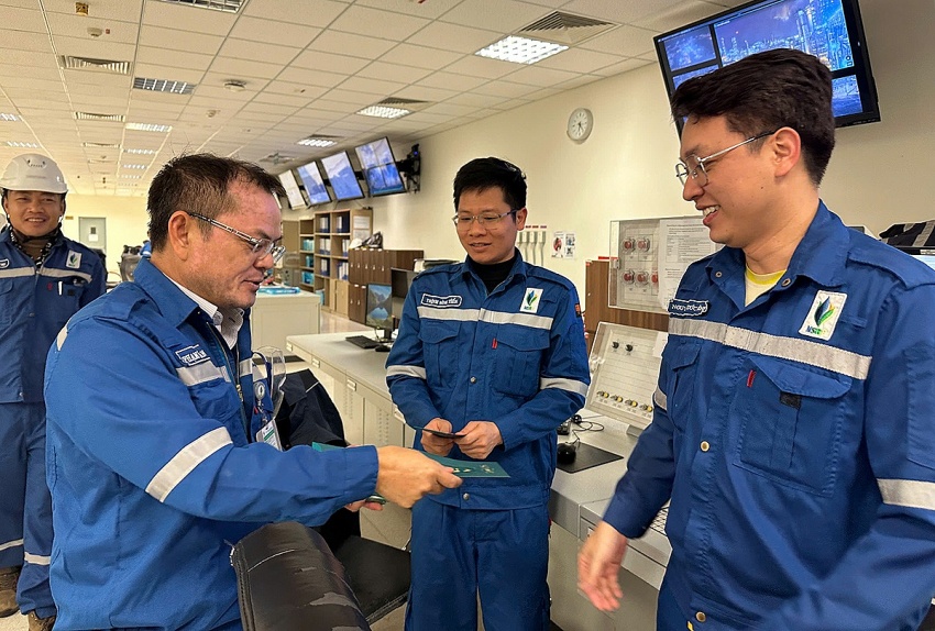 Lãnh đạo NSRP thăm hỏi, động viên, chúc Tết người lao động đang ứng trực, làm việc trong dịp Tết Lãnh đạo NSRP thăm hỏi, động viên người lao động làm việc xuyên Tết