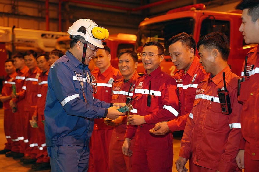 Lãnh đạo NSRP thăm hỏi, động viên, chúc Tết người lao động đang ứng trực, làm việc trong dịp Tết Lãnh đạo NSRP thăm hỏi, động viên người lao động làm việc xuyên Tết