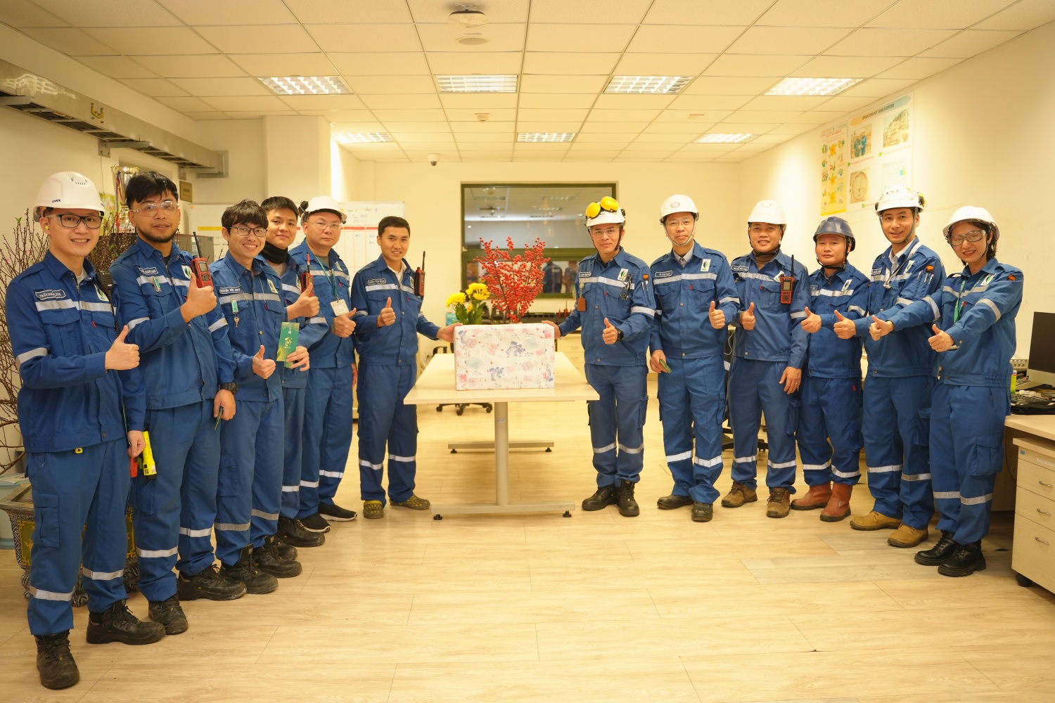 Lãnh đạo NSRP thăm hỏi, động viên, chúc Tết người lao động làm việc xuyên Tết Lãnh đạo NSRP thăm hỏi, động viên, chúc Tết người lao động làm việc xuyên Tết