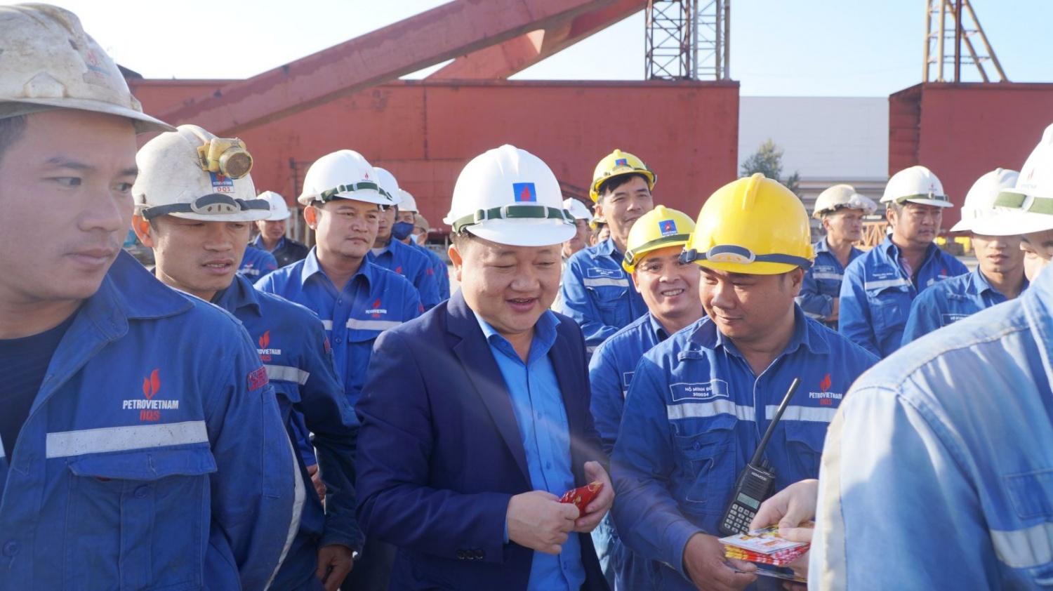 DQS ra quân đầu năm khởi động kế hoạch sản xuất kinh doanh năm 2025 DQS ra quân đầu năm khởi động kế hoạch sản xuất kinh doanh năm 2025