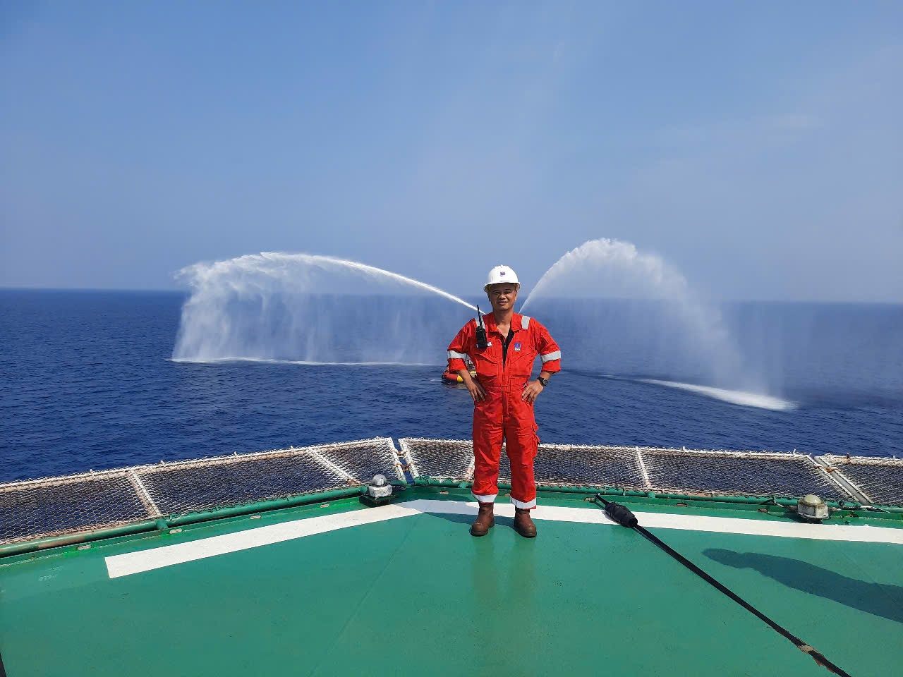 Anh Trịnh Xuân Hảo là người có trách nhiệm trong công việc và luôn được đồng nghiệp yêu mến, tín nhiệm. Anh Trịnh Xuân Hảo là người có trách nhiệm trong công việc và luôn được đồng nghiệp yêu mến, tín nhiệm.