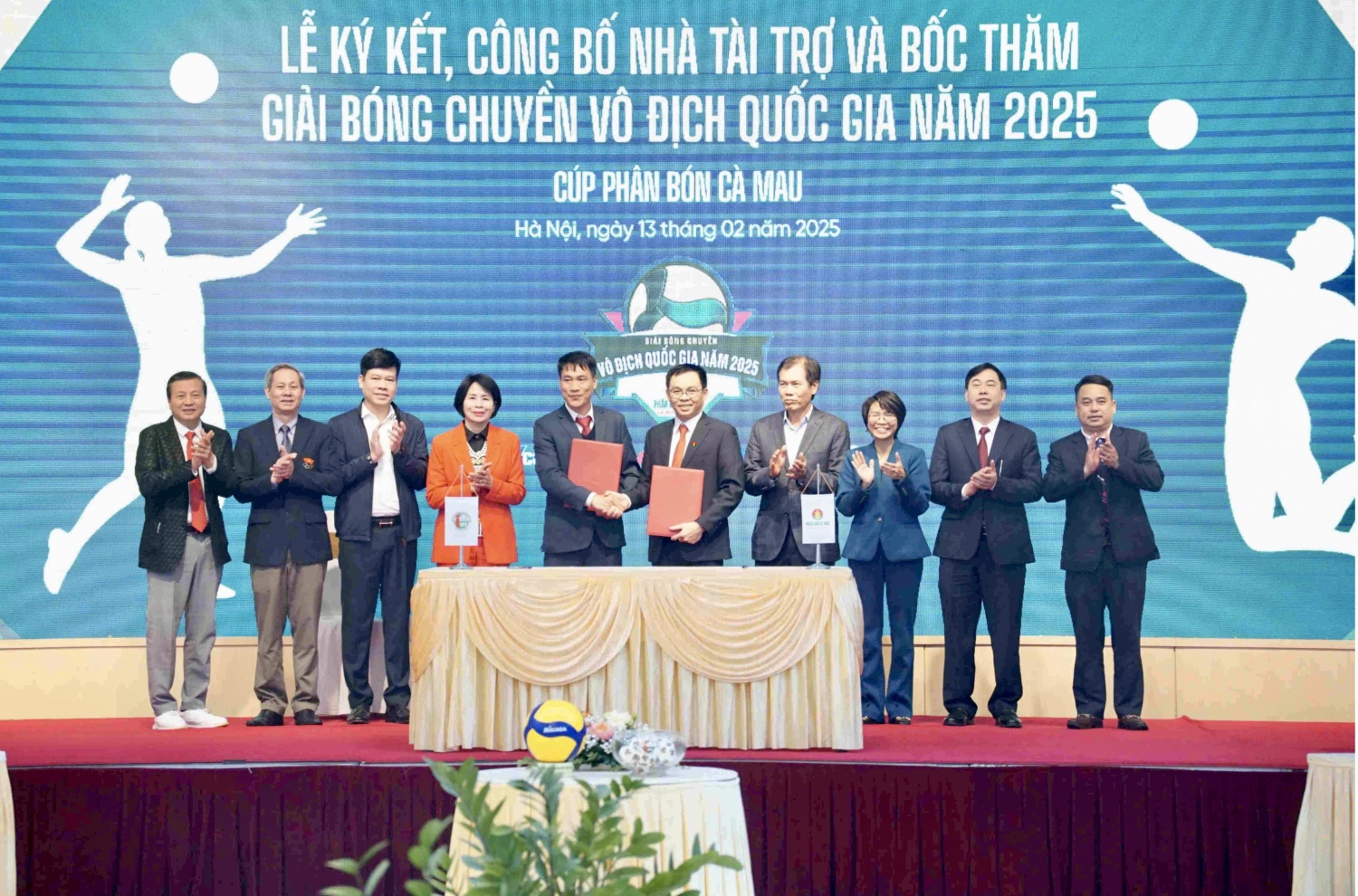 Phân bón Cà Mau là nhà tài trợ kim cương của Giải bóng chuyền vô địch quốc gia năm 2025 Phân bón Cà Mau là nhà tài trợ kim cương giải bóng chuyền vô địch Quốc gia 2025